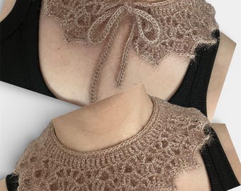 Lace-Effect Crochet Collar Accessory Pattern – Detachable Styling Collar for Classic Dresses