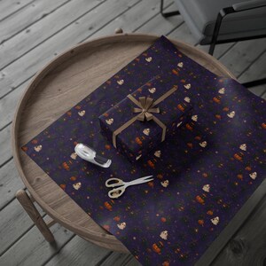 Halloween Cats and Pumpkins Wrapping Paper | Spooky Purple Pattern afbeelding 4