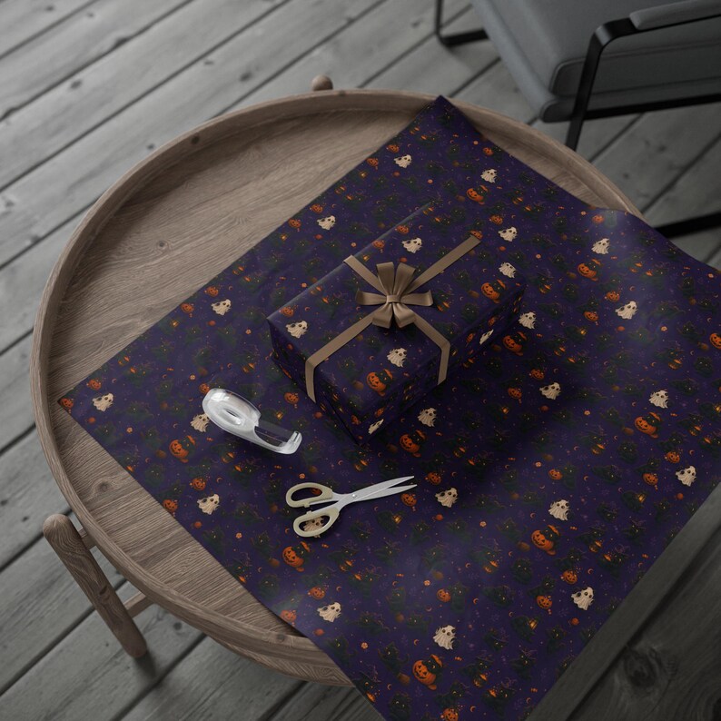 Halloween Cats and Pumpkins Wrapping Paper | Spooky Purple Pattern afbeelding 4