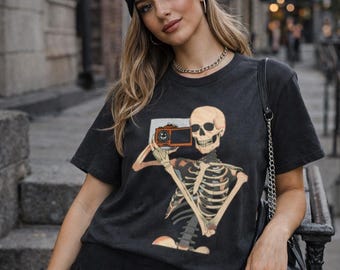 Camiseta con gráfico de esqueleto / Camiseta urbana estilo vintage