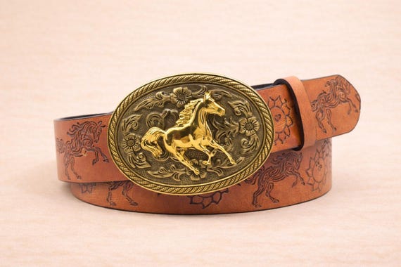 Ceinture en cuir véritable brun – Boucle cheval dorée gravée – Élégance western intemporelle