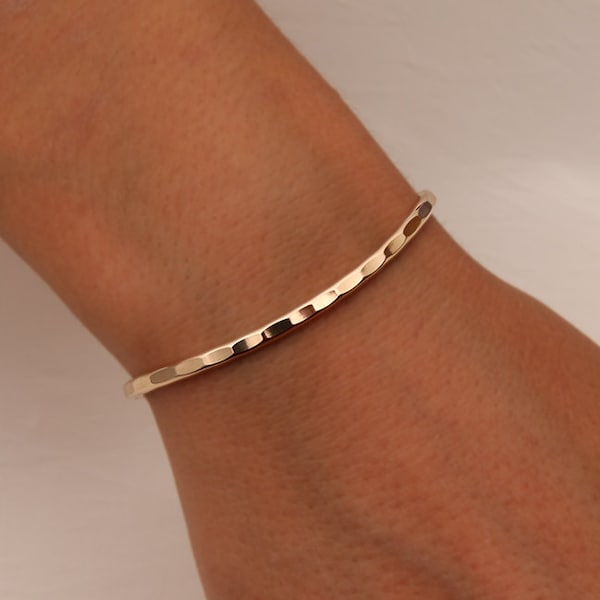 Gehämmertes Armband, 14K Gelbgold Filled (351.ygf)