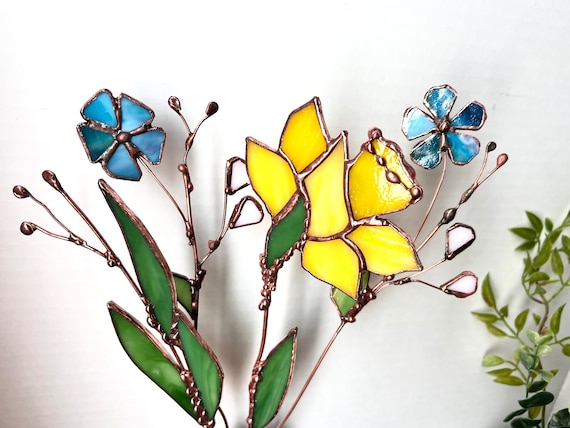 Yellow Daffodil. Spring Green Leaves. Forget Me Not Flower. Stained Glass Branch. Garden Plant Stake. Garden Stake. Home Decor.