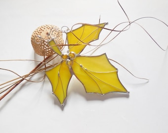 Stained Glass Suncatcher. Rich Yellow Maple Leaf.