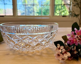 Bol mediano de cristal tallado vintage con pedestal / Bol de cristal con base en forma de estrella / Elegante bol de cristal transparente para servir / Centro de mesa para dulces