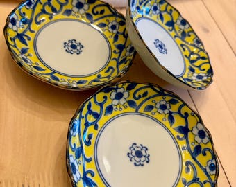 Juego de 3 cuencos florales vintage de Holt Howard, platos de cerámica pintados a mano de mediados de siglo, cuencos para servir con borde festoneado, decoración de cocina rústica.