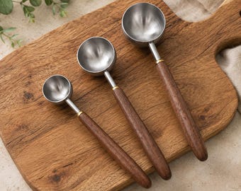 Wooden Handle Metal Measuring Scoop for Kitchen Spices, Baking, and Dry Ingredients