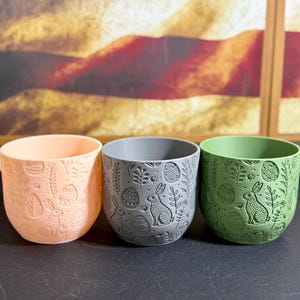 Embossed Easter Bunny Planter or Candy Bowl – 3D Printed PLA Spring Decor