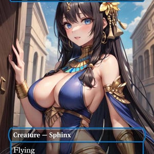 Puede incluir: Una carta de arte de fantasía titulada "Consecrated Sphinx" con un personaje de esfinge femenina. El personaje tiene pelo largo negro, ojos azules y lleva un atuendo azul y dorado. El texto de la carta incluye "Criatura - Esfinge" y "Volador".