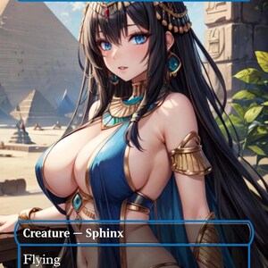 Puede incluir: Una carta de arte de fantasía titulada "Consecrated Sphinx" que presenta una esfinge femenina con cabello largo negro, ojos azules y un atuendo azul y dorado. El texto de la carta incluye "Criatura - Esfinge" y "Volador".