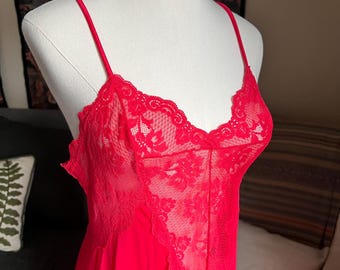 Rotes Vintage Olga Nachthemd
