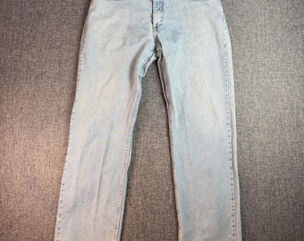Mens Wrangler Jeans | Size 34x32 | Light Wash Relaxed Fit Denim | Vintage 1990s