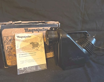 Vintage Magni‑Projector With Original Box & Manual – Mid‑Century Optical Magnifier – Retro Educational Projector