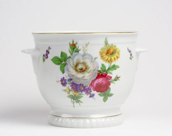 Bareuther Porcelain Plant Pot, Jardiniere, Floral Design and Murillo Painting on Opposite Side, Waldsassen Bavaria Germany