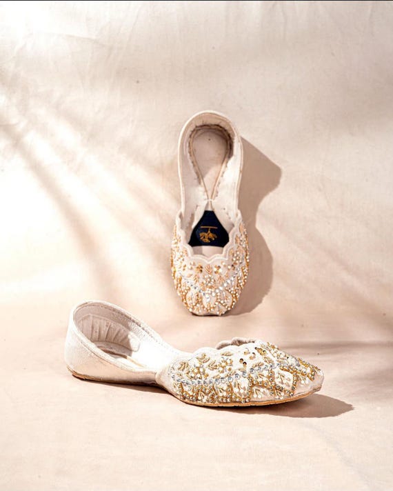 Pearl & Gold Embroidered Khussa – Handmade Bridal Flats – Traditional Pakistani Footwear