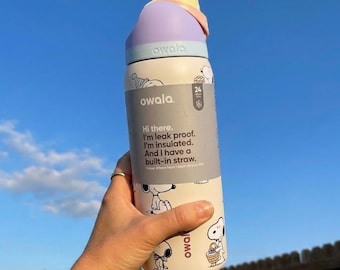 Botella de agua Snoopy Owala de 24 oz y 32 oz con diseño de Peanuts, vaso a prueba de fugas, aislante, tapa con pajita FreeSip, regalo para ella