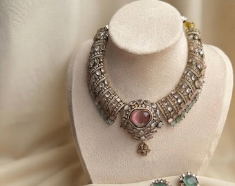 Prachtige Indiase ketting met oorbellen en tika