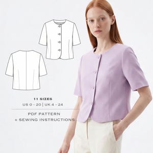 Può includere: Una giacca color viola chiaro a maniche corte con scollo rotondo e quattro bottoni frontali. L'immagine include un disegno tecnico della giacca, il testo 11 SIZES US 0 - 20 | UK 4 - 24 e PDF PATTERN + SEWING INSTRUCTIONS.