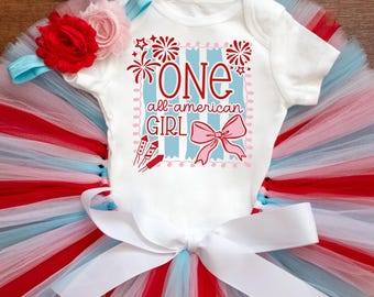 Conjunto "Americana" de One All American Girl, estilo preppy, ideal para el 4 de julio: tutú, body y diadema.