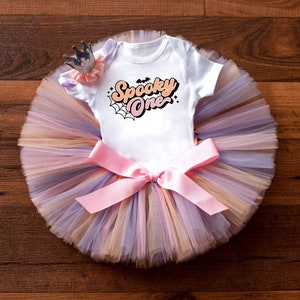 &quot;Das gruselige Outfit &quot;&quot;Juni&quot;&quot; Geist ersten Boo-Day Outfit Mädchen, Pastell Halloween Geburtstagskind, gruselige Kuchen zerschlagen Tutu Set.&quot;