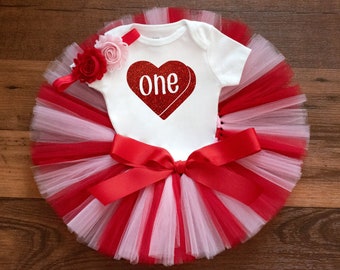 Red and pink heart Valentines birthday outfit girl 'Lovebug' valentines birthday party tutu, first birthday outfit, cake smash set, february