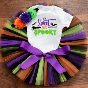 Süßes Halloween Tutu Kostüm in lila, orange, grün, schwarz