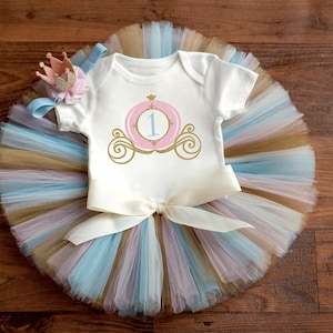 Märchenhaftes erstes Geburtstags-Outfit Mädchen &#39;Aurora&#39; Prinzessinnen-Geburtstags-Outfit, es war einmal, verzauberter Prinzessinen-Kuchen zerschlagen