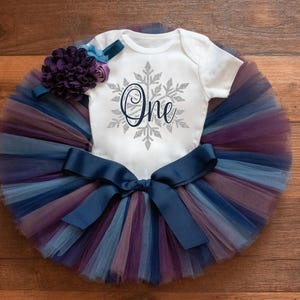 Winter onederland snowflake first birthday outfit girl, winter cake smash tutu set, Christmas birthday tutu outfit