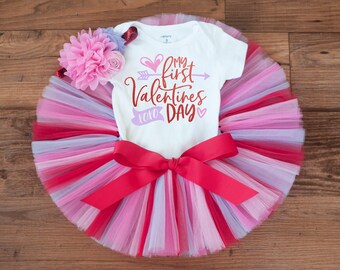 "Mein erstes Valentinstag Outfit für Baby Mädchen ""Ellie"" Valentine Tutu - rot, rosa, lavendel."
