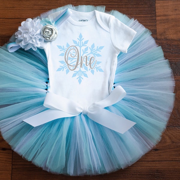 Light blue and white Winter onederland first birthday outfit "Winter" snowflake birthday outfit girl, cake smash, toddler