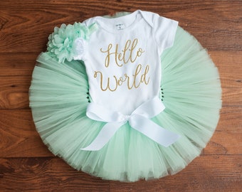 Conjunto para recién nacida "Sadie" color menta y dorado, ideal para dar la bienvenida a casa.