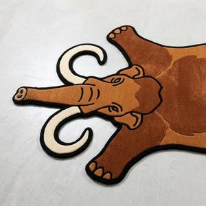 Dywan w kształcie mamuta – ręcznie robiony, tuftowany dywan wełniany – dywan w stylu skóry zwierzęcej – wyrazista dekoracja podłogi – wyjątkowy, nowoczesny dywan