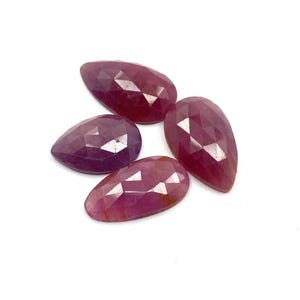 Par de rubis Losse com lapidação rosa e facetas naturais para joias personalizadas.