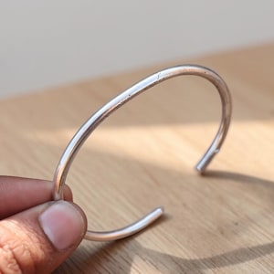 Armband i 925 sterlingsilver med öppen manschett, stapelbart unisexarmband
