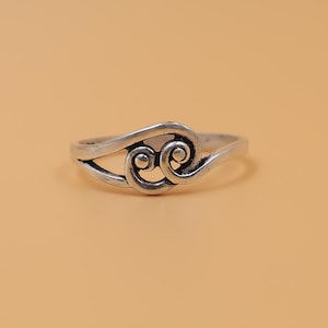 Cancer Zodiac Ring, Solid Silver Ring, Dainty Silver Ring, Unique Ring, Stackable Ring, Geometric Ring