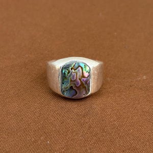 Anello a fascia larga in argento sterling con conchiglia di abalone, gioiello boho di tendenza