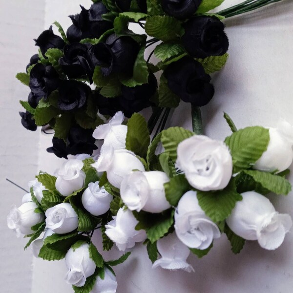 4 pc. Lot de cueillette florale de fleurs / Roses blanches noires / vert / fournitures d’artisanat / tiges / câblées / arrangement / roses cloches de cueillette