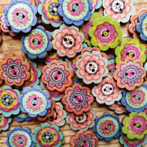 10 Wooden Flower buttons / colorful / Scrapbooking / Flowers / Mixed media / sewing / craft supplies / embellishments / floral