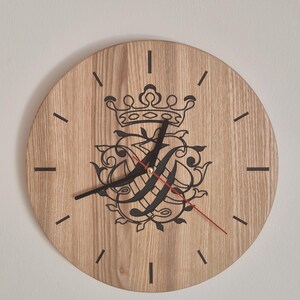 Wanduhr Esche Massivholz 30cm lautlos | Uhr Holz rustikal | Geschenk Musiker Klassik | Manufaktur Waldbach Johann Sebastian Bach