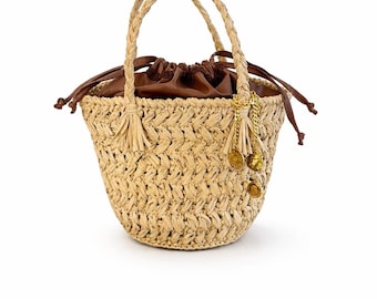 Bolsa de palha artesanal em ráfia com nécessaire e pingentes intercambiáveis – Bolsa de verão personalizável
