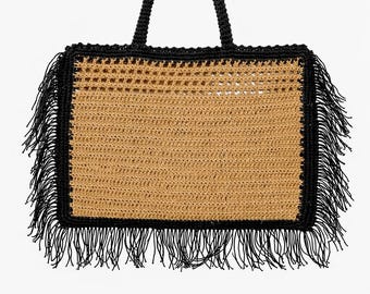 Bolsa de palha artesanal com franjas