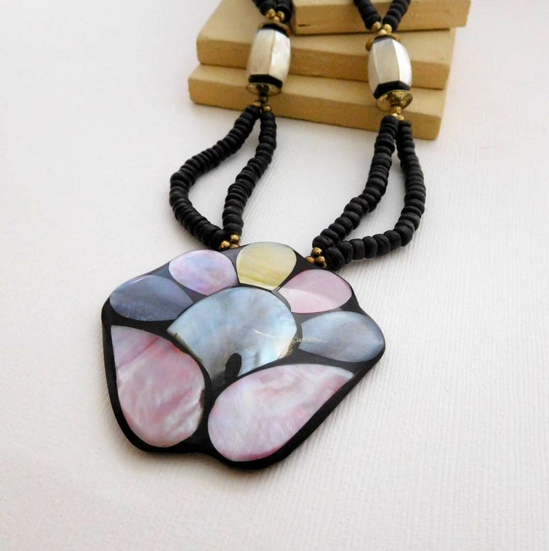 Vintage Philippines Abalone Shell Flower Mosaic Pendant MOP Bead Necklace RR19