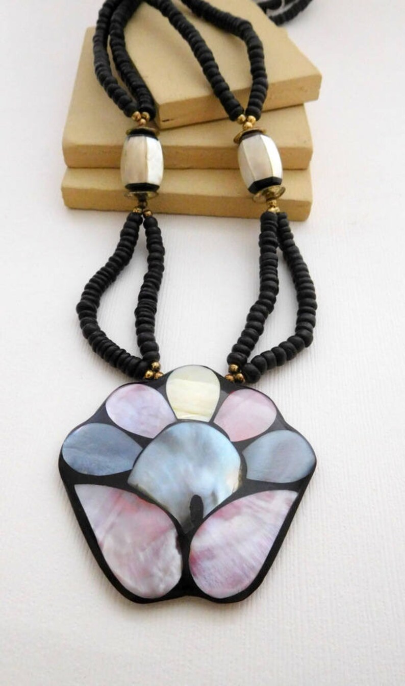 Vintage Philippines Abalone Shell Flower Mosaic Pendant MOP Bead Necklace RR19