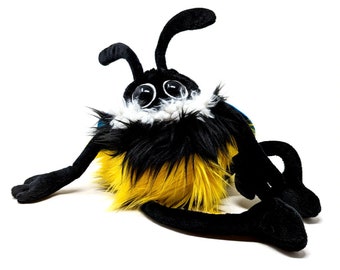 Buzz-worthy Cuteness: Skrunktastic Bumblebee… thing