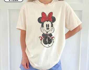 Comfort Color Minnie Mouse T-Shirt, Vintage Minnie Disney Shirt, Classic Sitting Minnie Graphic Tee, Retro Disney Minnie