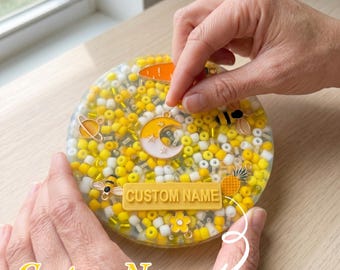 Kit sensorial personalizado Picky Pad, reutilizable y refundible, con temática amarilla, juguete antiestrés para aliviar la ansiedad y el TDAH, ideal para personas que se pellizcan la piel. Regalo relajante con nombre personalizado.
