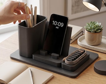 Organizador de escritorio impreso en 3D con soporte para teléfono, portalápices modular y bandeja para cables. Almacenamiento moderno para oficina, hogar y estudio. Regalo ideal para estudiantes.