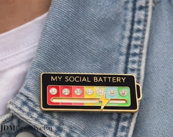 Spilla smaltata Social Battery Slider, badge interattivo dell'umore, umorismo divertente per introversi