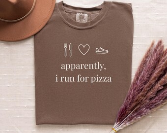 Comfort Colors® どうやら私はピザのために走っているようですTシャツ、面白いランニングTシャツ、遅いランナーへのギフト