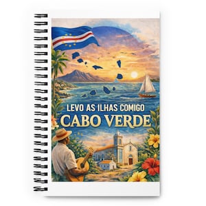 Peut inclure: Cahier à spirales avec une illustration vibrante du Cap-Vert. La couverture présente le drapeau du Cap-Vert, un paysage côtier avec un voilier et le texte "LEVO AS ILHAS COMIGO CABO VERDE". Le design comprend un musicien jouant de la guitare et une église.